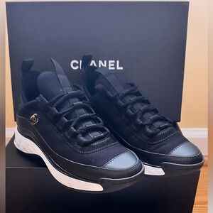CHANEL CC Logo Trainers Sneakers Black Sz 7.5 EUC